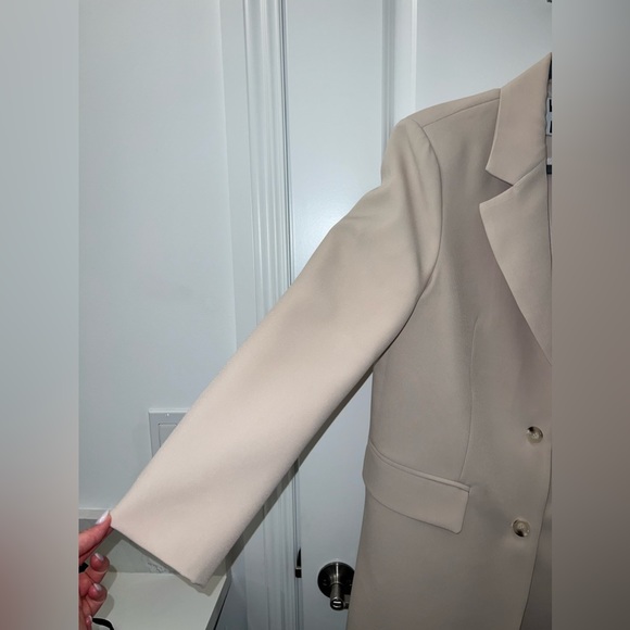 Walter Baker ‘Kira’ Oversized Blazer | Bone | Medium - Picture 3 of 16